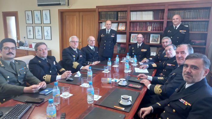 Visita oficial del ALPER al Patronato y al Colegio de Huérfanos de la Armada.