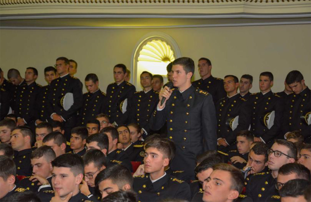 Visita del PAHUAR a la Escuela Naval Militar